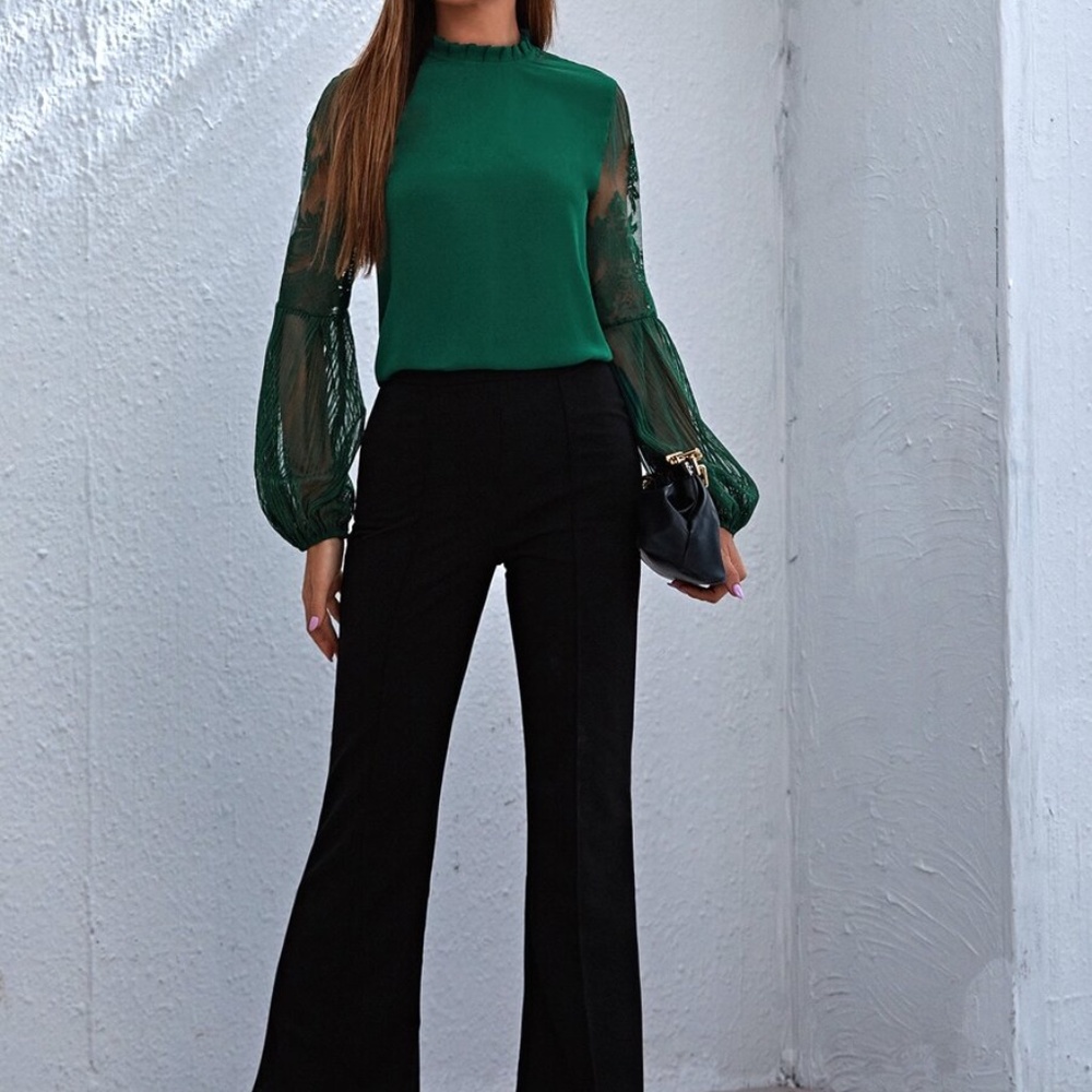 Green sheer sleeve lace long sleeve Top - Picture 8 of 11